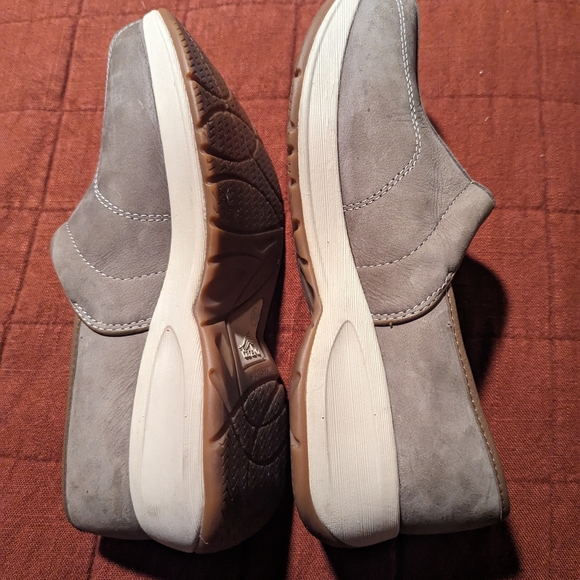 Dansko slip on - Picture 7 of 8